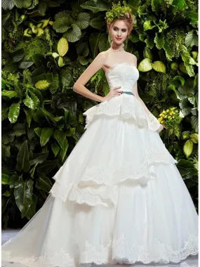 Abito da Sposa Principesco in pizzo con scollo dritto e gonna a balze